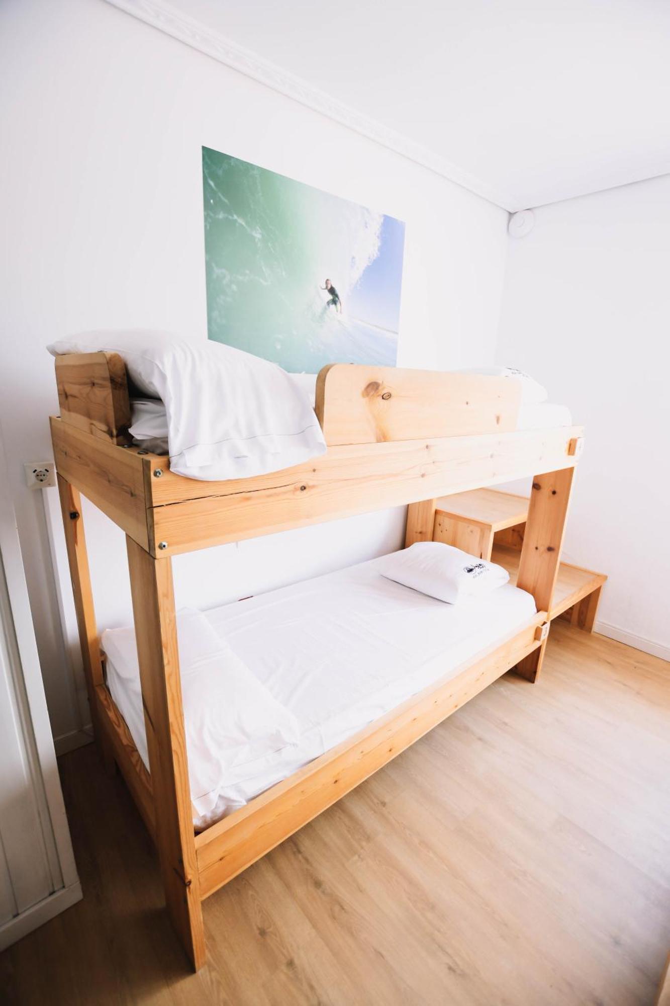 Latas Surf House Hostel Somo Exterior photo